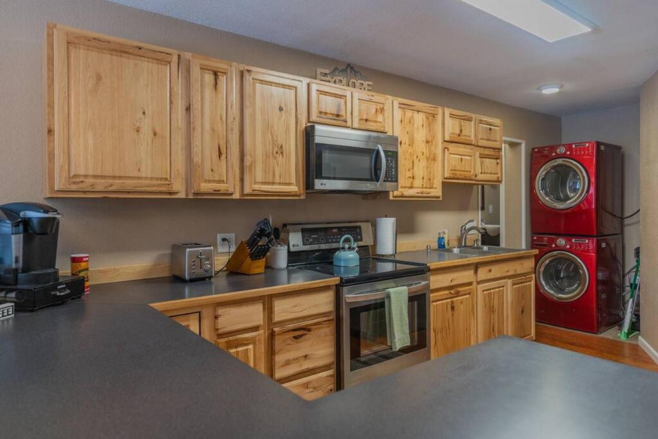 The Airport Chalet Fairbanks Extérieur photo